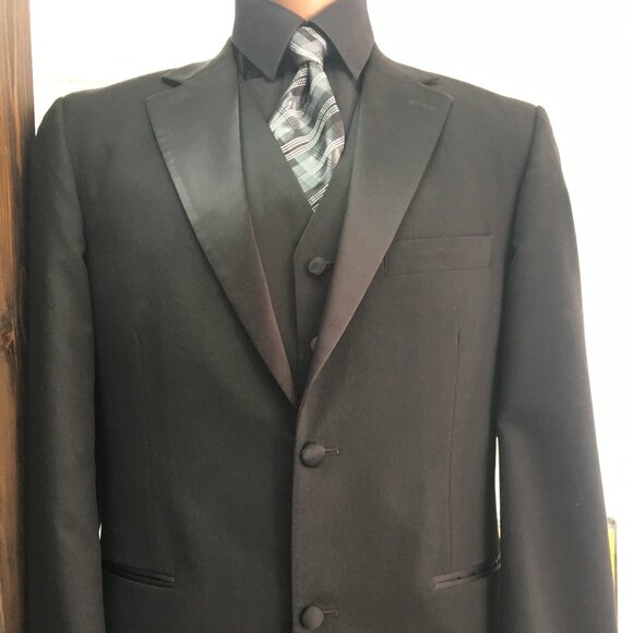 Black Tuxedo Jacket! Sample, EUC, Satin lapel, 2-buttons & pockets Wedding Mason - Picture 1 of 12